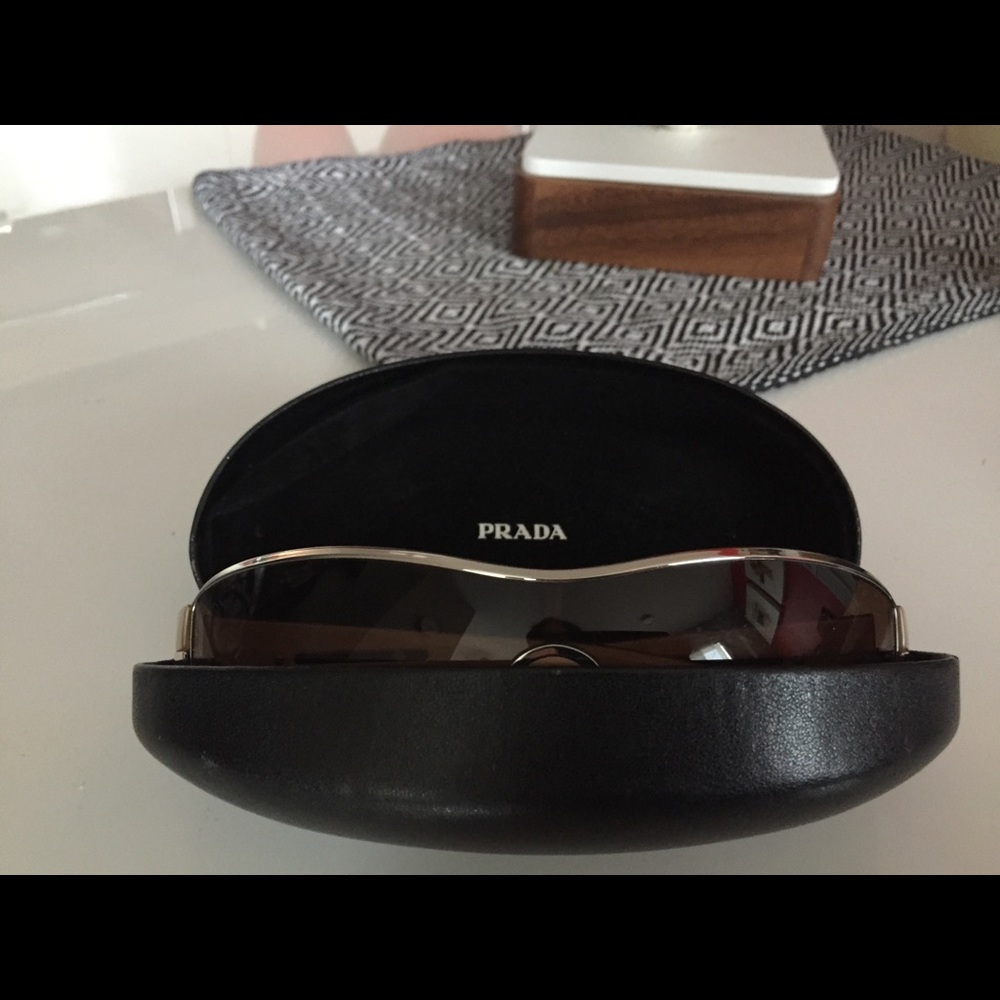 Prada sunglasses - Picture 1 of 6